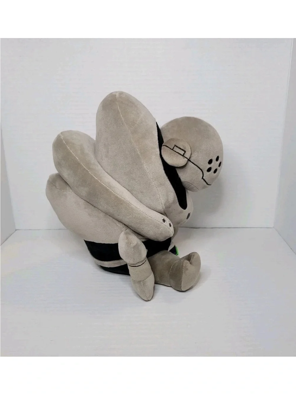 Makeship Draedon Video Game Plushie only 1,089 made . NWT Very Rare